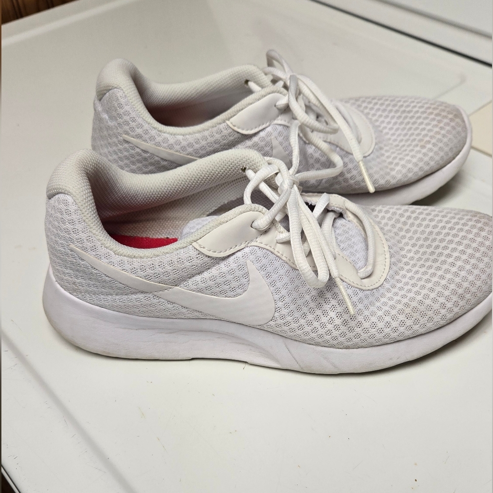 Nike Women's White Mesh Athletic Sneakers